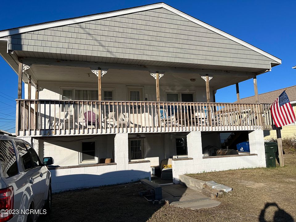 1st image of 305 Caswell St