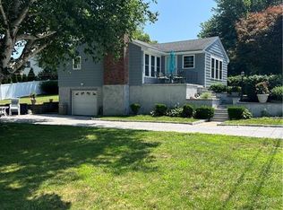 16 Clearwater Rd, Old Saybrook, CT 06475