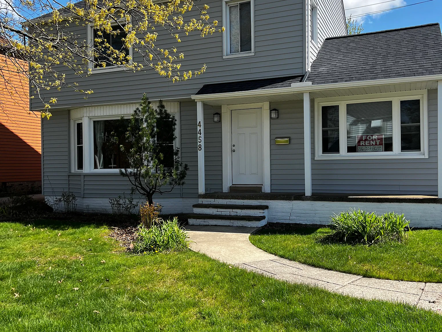 4 bed, 1.5 bath, 2300 sqft, $3,200 — Photo 1