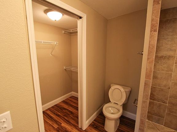 5th image of 406 Orange Ave