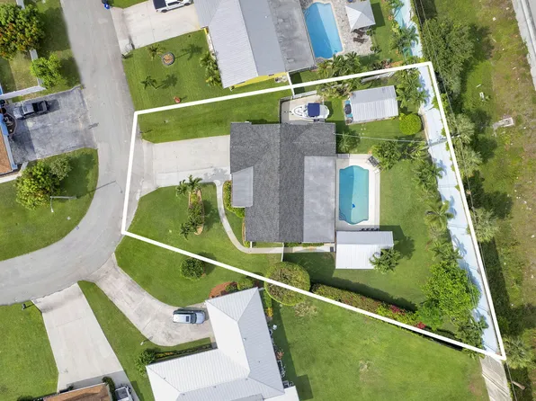 10339 Daphne Ave, Palm Beach Gardens, FL 33410