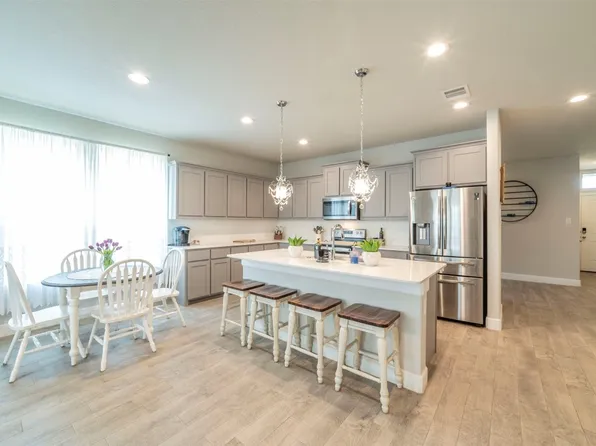 1828 Ruffian Rd, Granbury, TX 76049