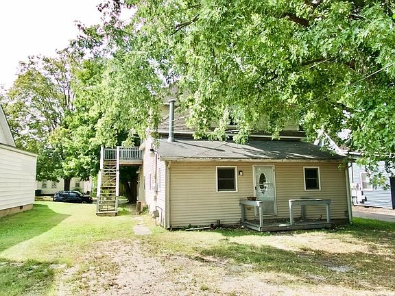5th image of 204 N Dill St