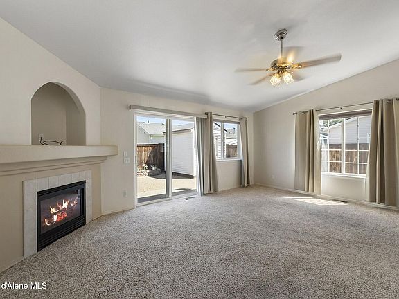 4th image of 217 E Jeffrey Pine Ln Unit 2