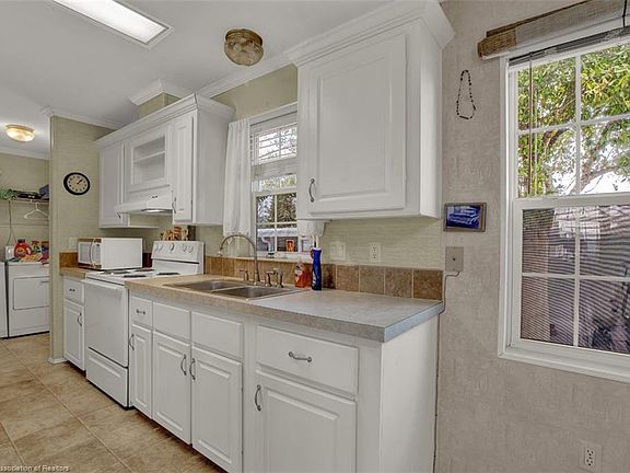 2nd image of 3232 Illinois Ave