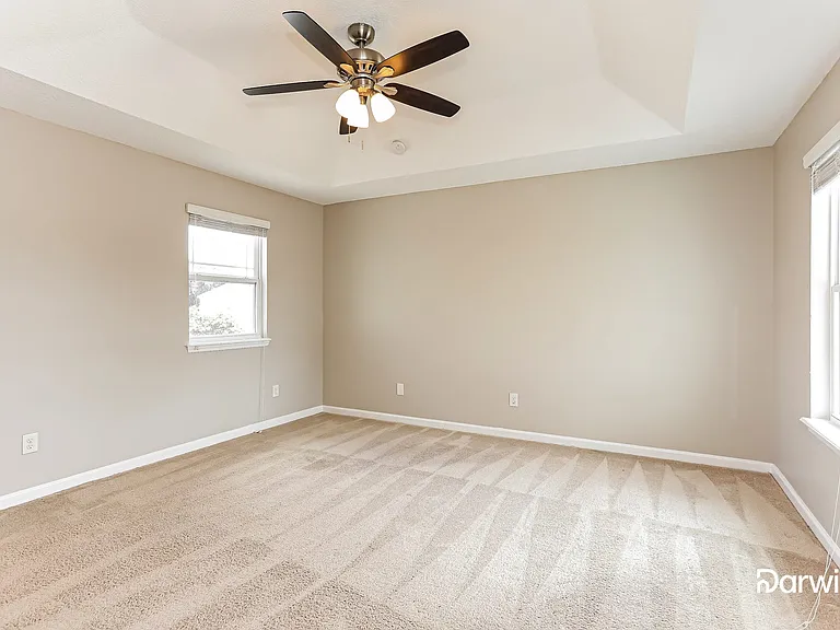 338 Vineyard Ln — Photo 12