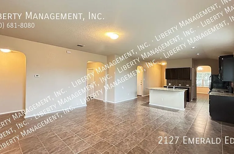 2127 Emerald Edge — Photo 10