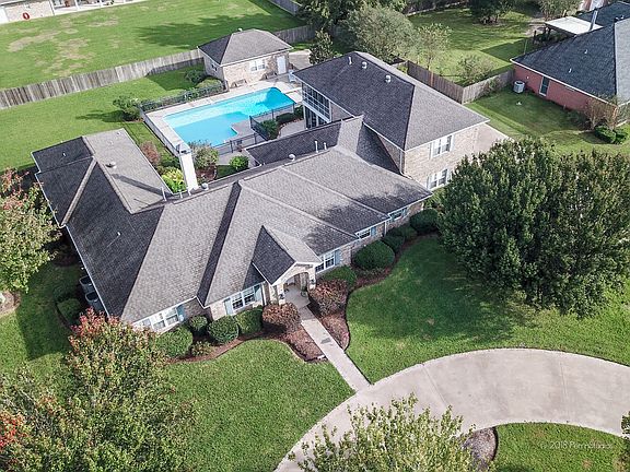 4th image of 1690 S Crestview Dr