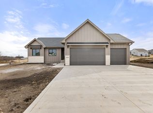 1622 Stuart Ct, Stuart, IA 50250