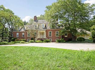 16 Wrenfield Ln, Darien, CT 06820