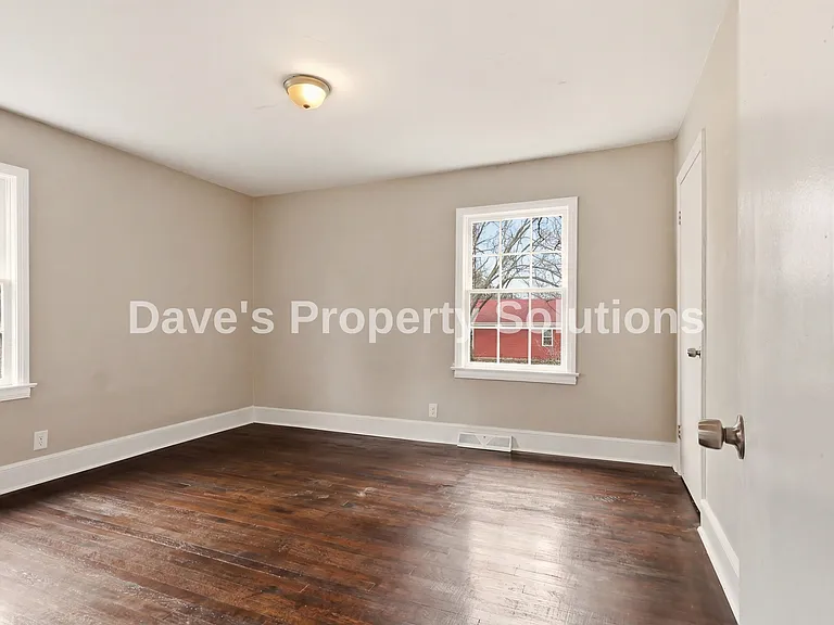 829 W Terrell St — Photo 16