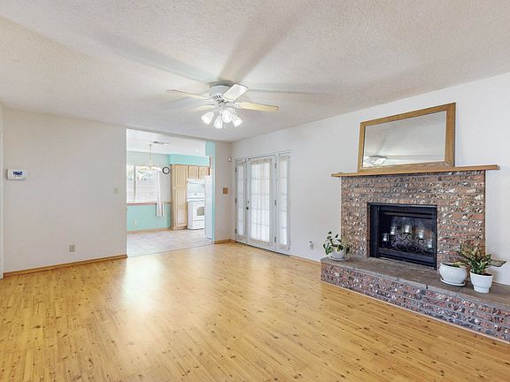 3rd image of 12724 San Juan Ave NE