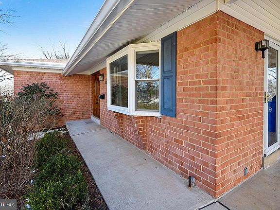 4th image of 11810 Enid Dr