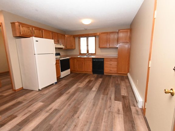 4th image of 706 Alcove St APT 4