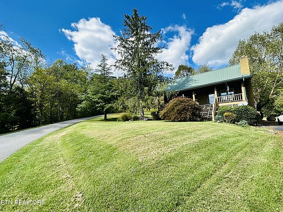 2nd image of 466 Greene Ln