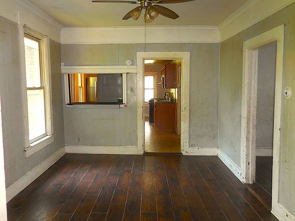 4th image of 219 W 118th St