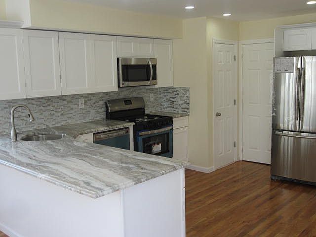 1st image of 253 Quintard St