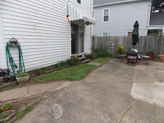 5th image of 2123 Grant St