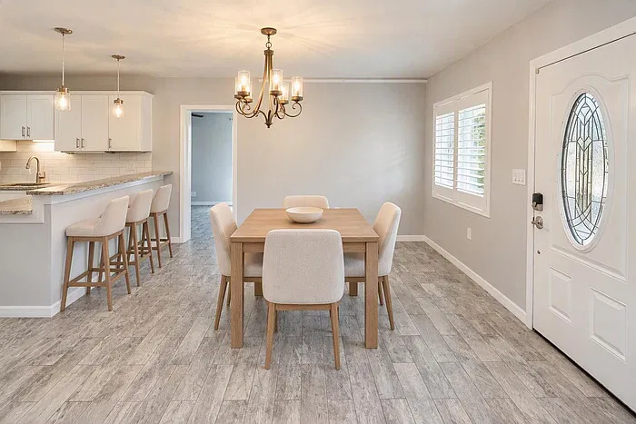 3 bed, 2.0 bath, 1434 sqft, $3,200 — Photo 3