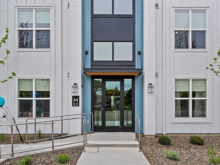 River Pointe Apartments — Photo 23