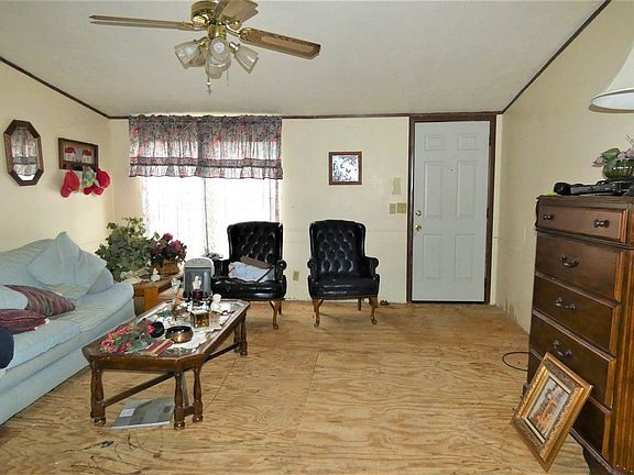 5th image of 800 W Llano St