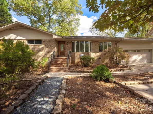 203 Ewing Dr, Belmont, NC 28012