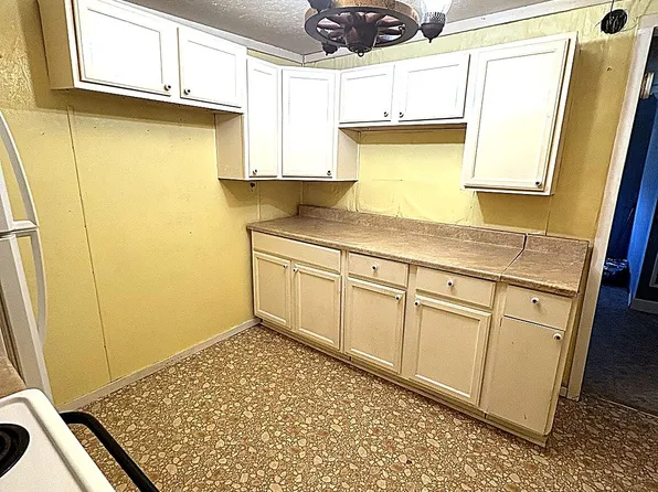 37 Turkey Ridge Rd, Wellington, KY 40387