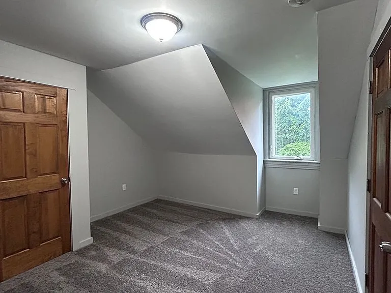 2240 Wilson Ave — Photo 23