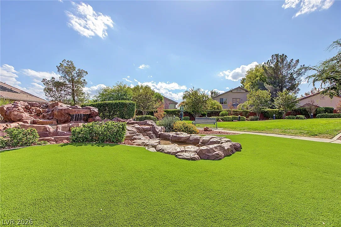 4 bed, 2.5 bath, 2615 sqft, $4,499 — Photo 2