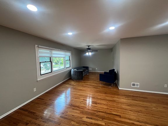2nd image of 246 Beach 130 St #2