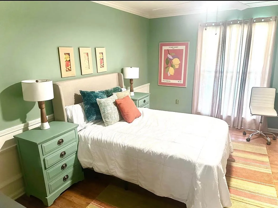 12458 Goodwood Blvd - Room 1 — Photo 4