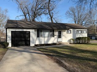 7449 Maple Ln, Overland Park, KS 66204