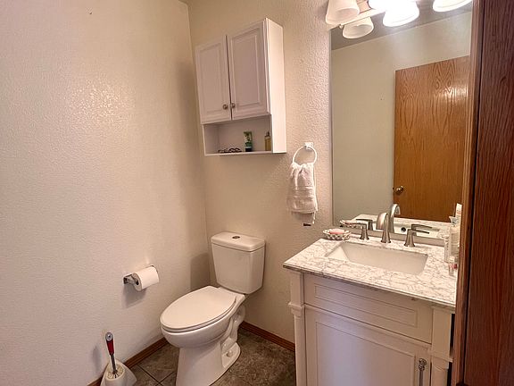 Half bathroom Main floor