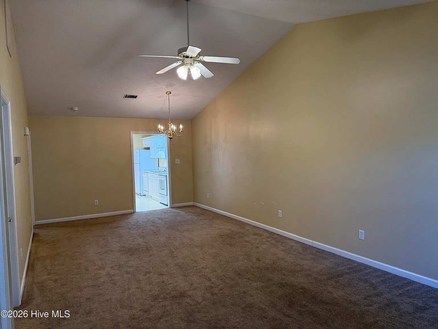 2 bed, 2.0 bath, 1092 sqft, $1,250 — Photo 2