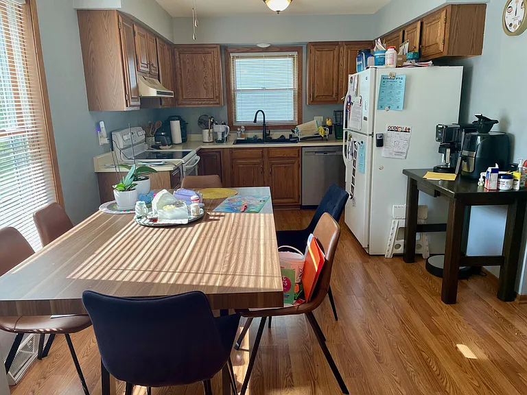 525 Maple St — Photo 4