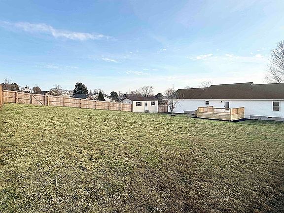 3rd image of 445 Pin Hook Rd