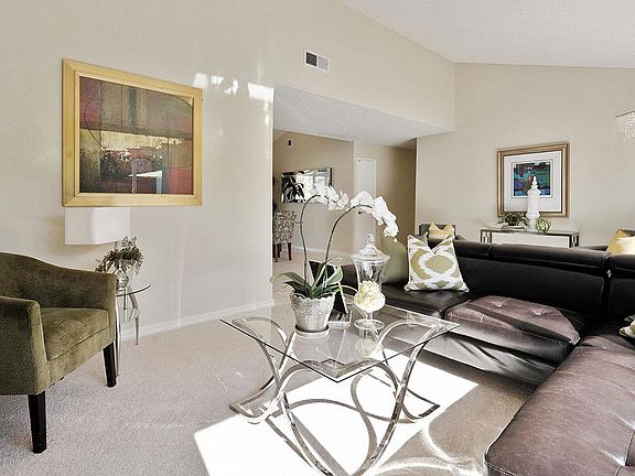 3rd image of 573 Seahorse Ln