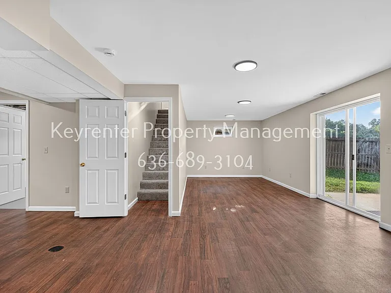 357 Della Dr — Photo 25