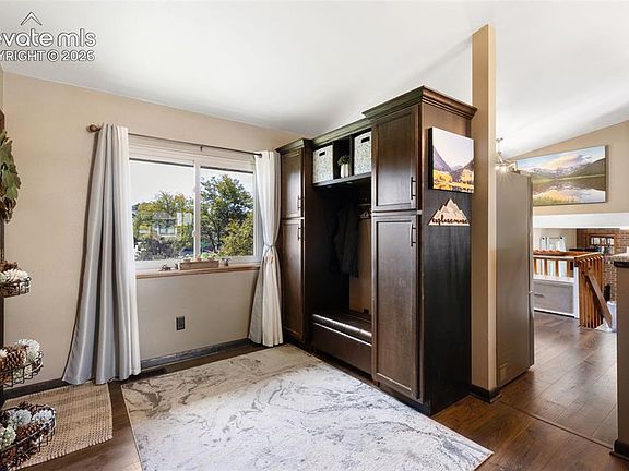 4th image of 3345 Lynnwood Way