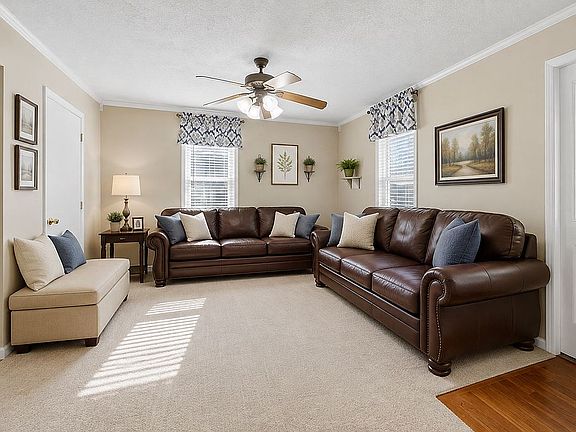5th image of 410 Leeper Ln