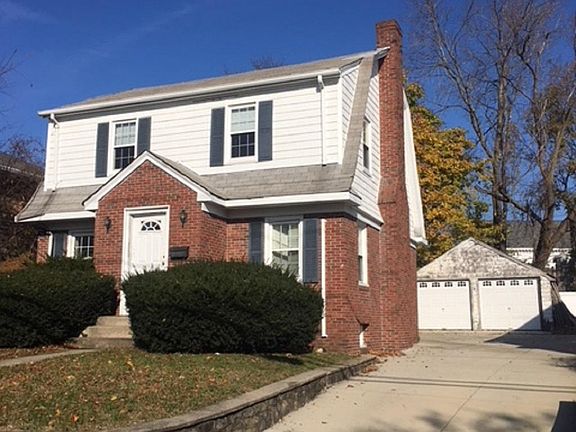 5th image of 17 Parkway Ave #2