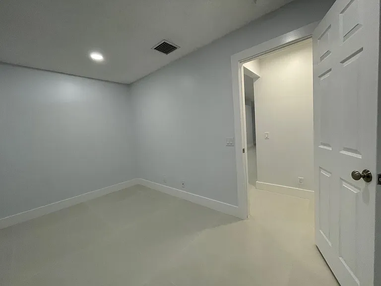 1630 Zenith Way #1630 — Photo 15