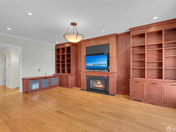 5th image of 148 Country Club Dr