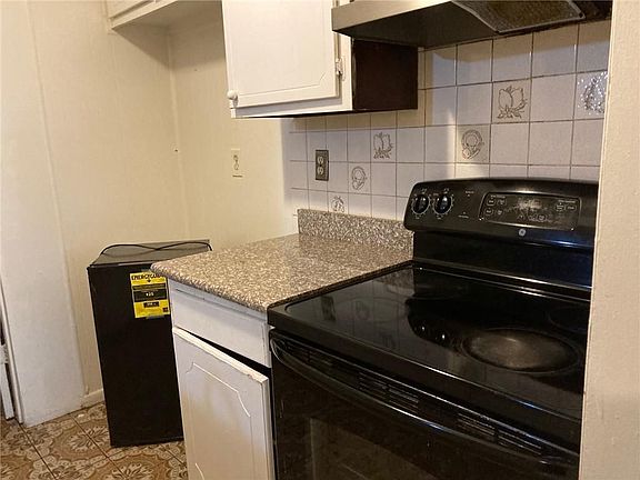 5th image of 103 E Club Dr #103