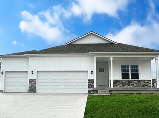 1360 Mallard Ln, Waukee, IA 50263