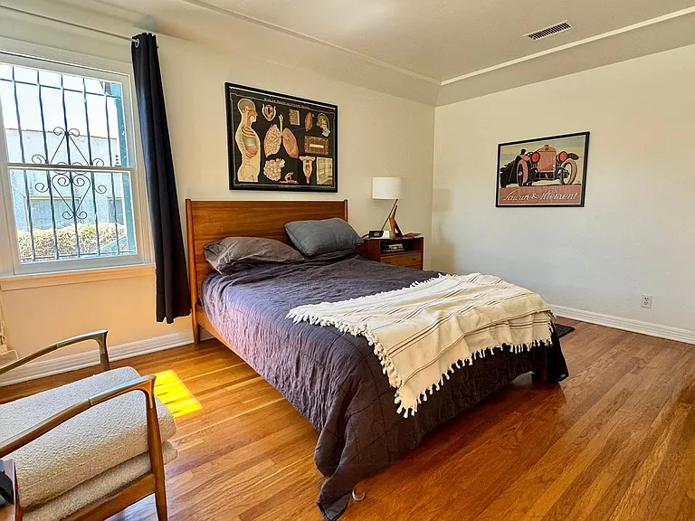 1518 S Genesee Ave — Photo 22