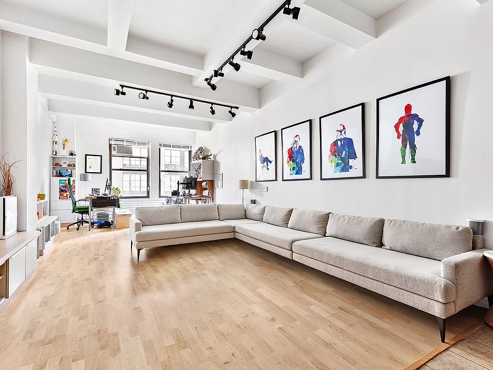 1st image of 529 W 42nd St APT 5J