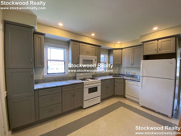 3rd image of 18 Haverford St #3