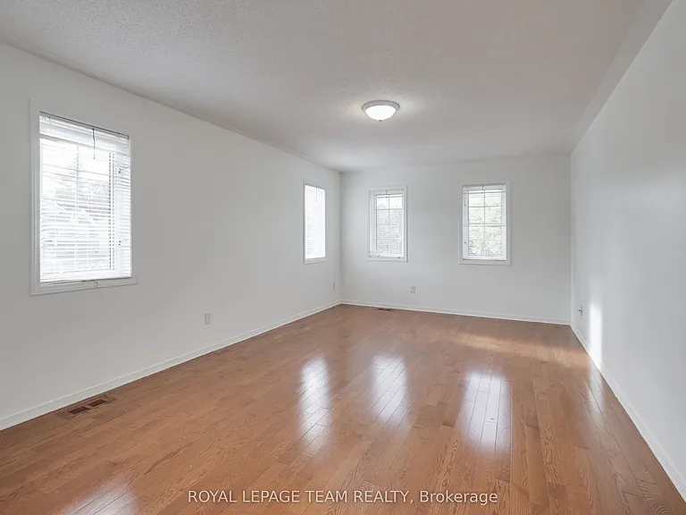 35 Norgold Cres — Photo 29