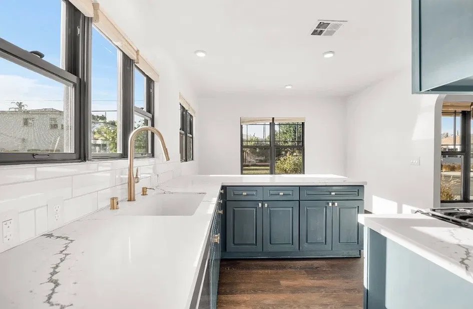 2 bed, 840 sqft, $4,500 — Photo 4